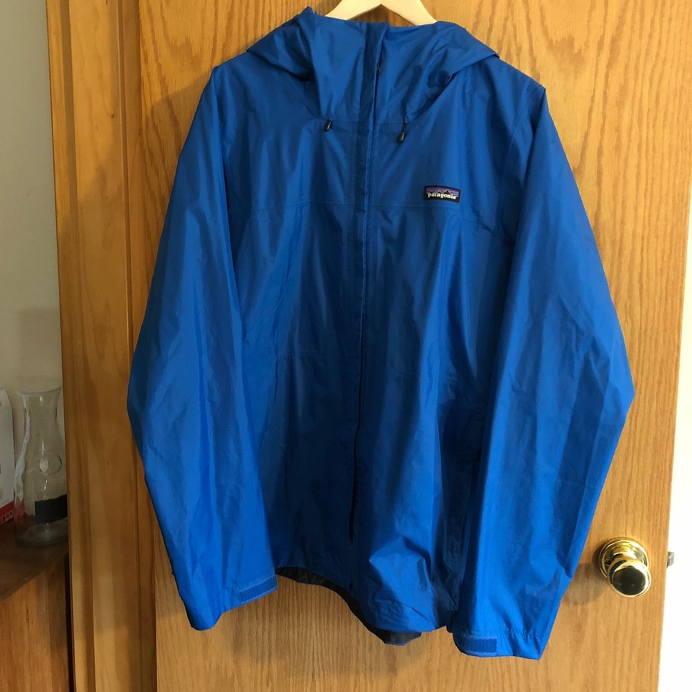 Blue Patagonia rain jacket NWOT